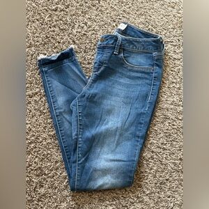 Medium Wash skinny jeans- no distressing size 26